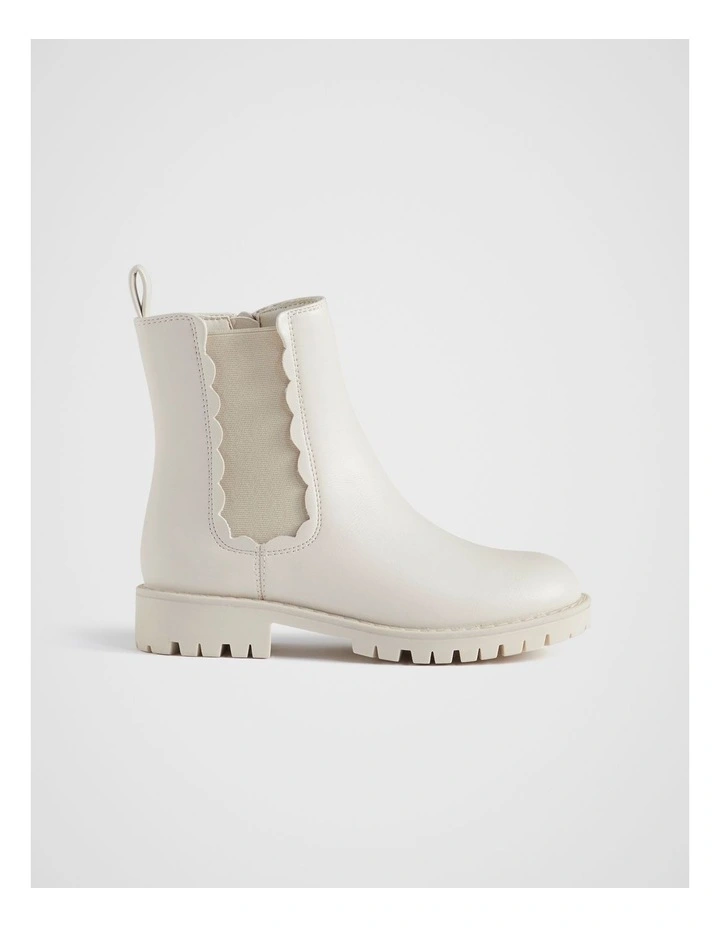 Scallop Gusset Boot in Creme image 1