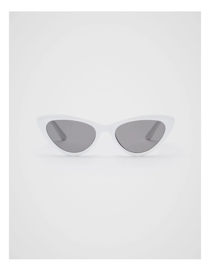 Cateye Sunglasses in Cream image 1