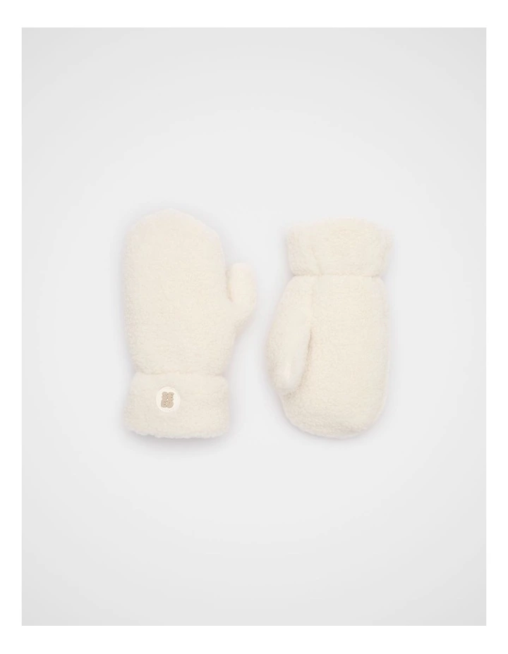 Cosy Mittens in Classic Cream image 1
