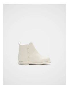 Mini Scallop Boots in Vintage Cream