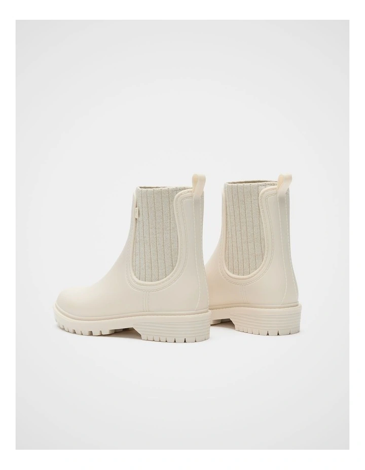 Rib Gusset Gumboot in Classic Cream image 3