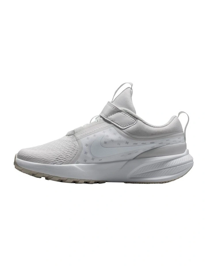 Star Runner Sport Shoes in White image 2