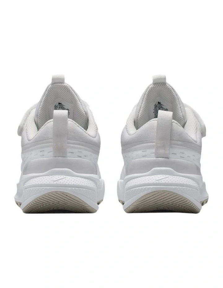 Star Runner Sport Shoes in White image 6