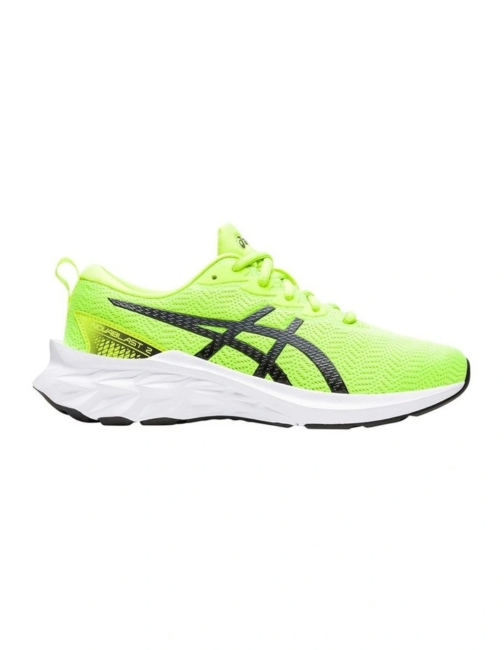 Novablast 2 Grade School Green Sport Shoes image 1