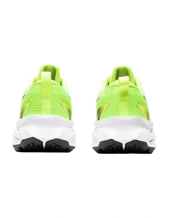 Novablast 2 Grade School Green Sport Shoes image 3