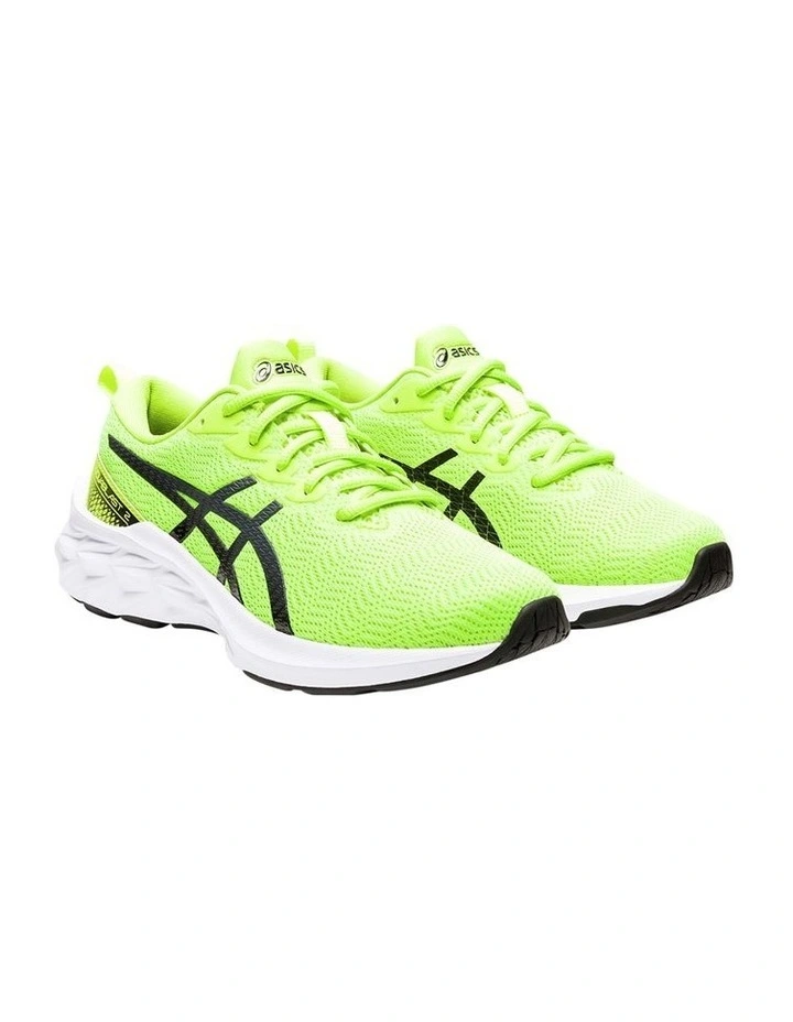 Novablast 2 Grade School Green Sport Shoes image 4