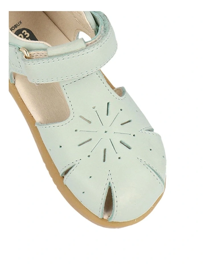 Iwalk Compass Sandals in Green image 2