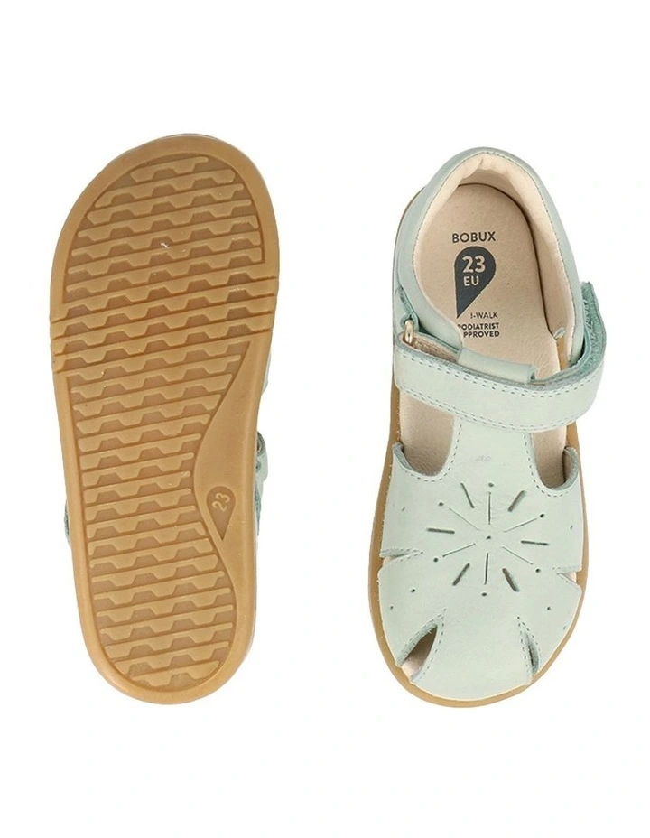Iwalk Compass Sandals in Green image 3