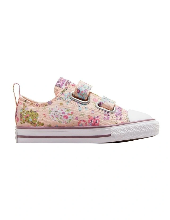 Chuck Taylor All Star 2V Feline Florals Sneakers in Pink image 1