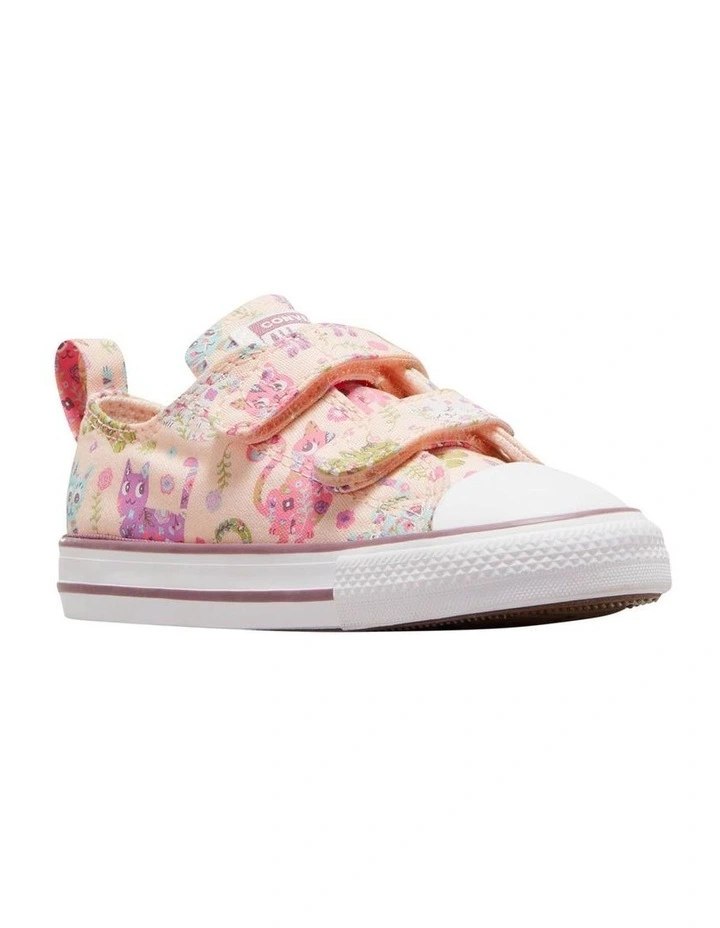 Chuck Taylor All Star 2V Feline Florals Sneakers in Pink image 4