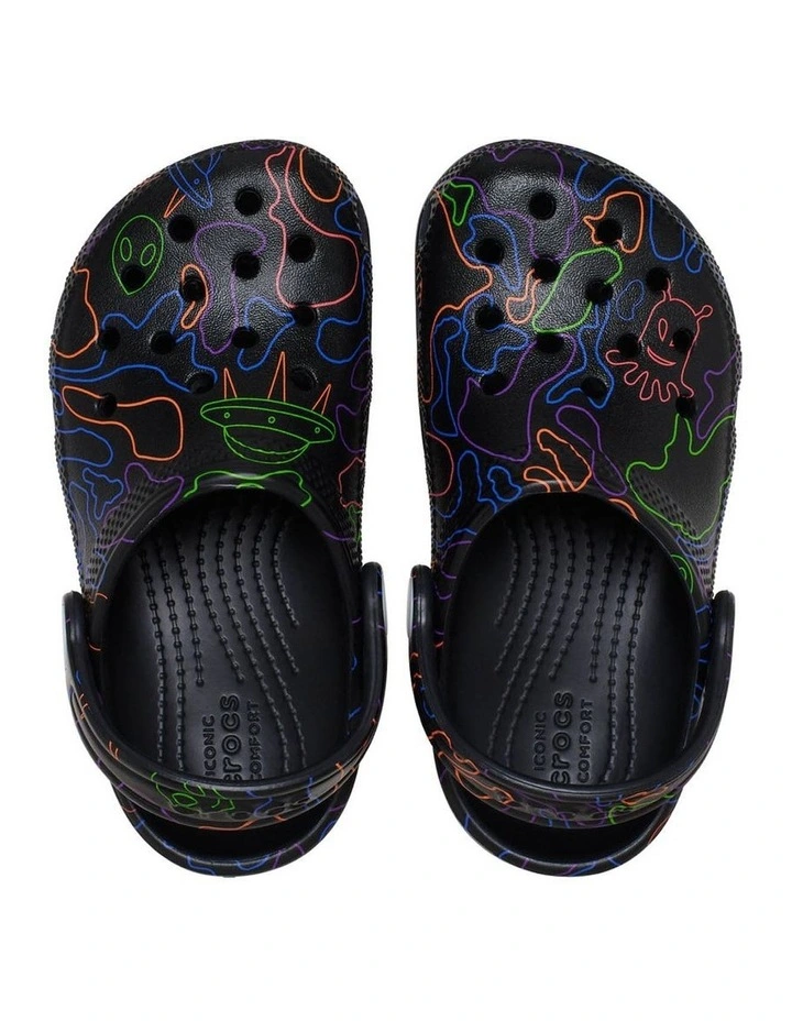 Classic Clog Hi Vis Camo Infant Beach Sandals in Black image 3