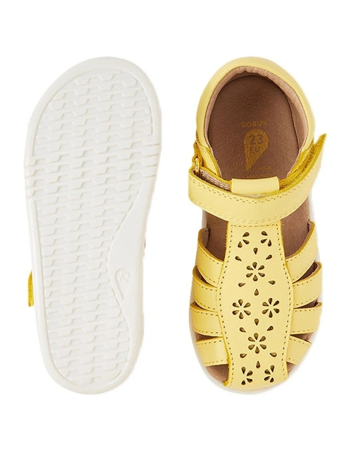 Iwalk Chelsea Sandals in Yellow image 3