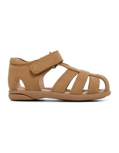 Carl Sandals in Natural