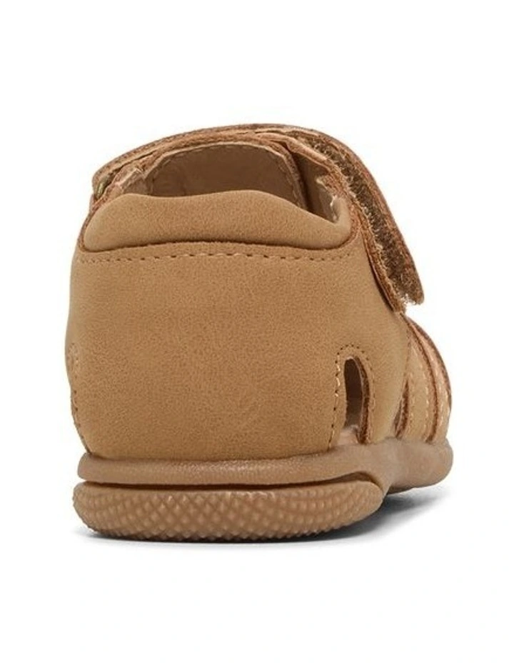 Carl Sandals in Natural image 3