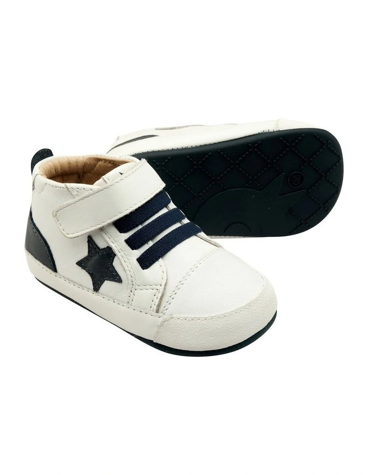 Platinum Bub Prewalker Shoes in White image 2