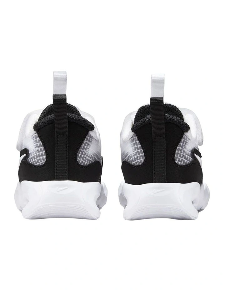 Air Max Nova Infant Sneakers In White image 6
