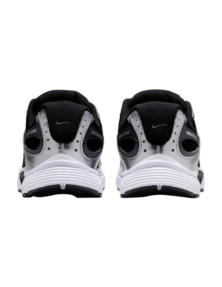 V5 Rnr Grade School Sneakers in Black image 6