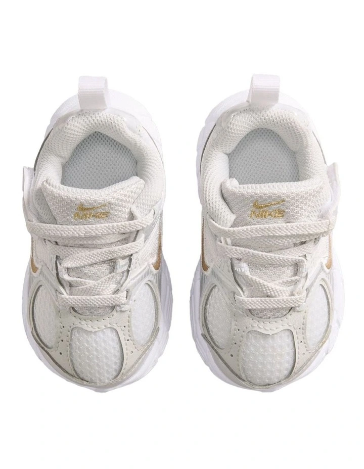 V5 Rnr Infant Sneakers in White image 3