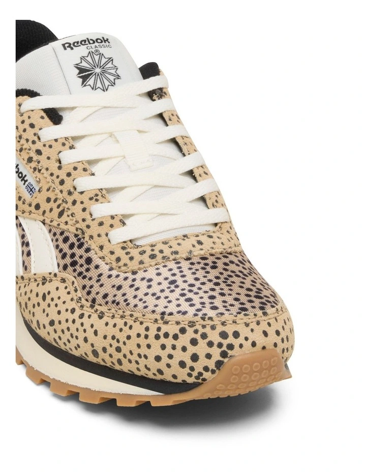 Classic Az Sneakers in Beige image 4