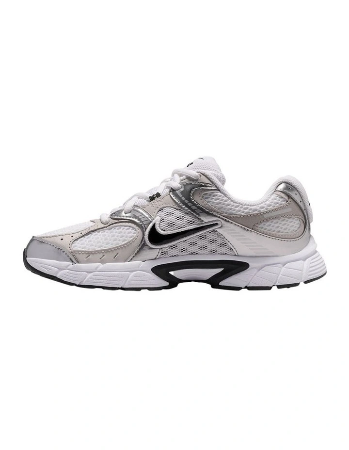 V5 Rnr Grade School Sneakers White image 2