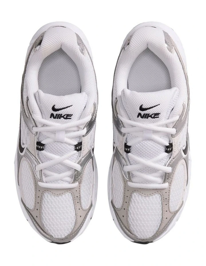 V5 Rnr Grade School Sneakers White image 3