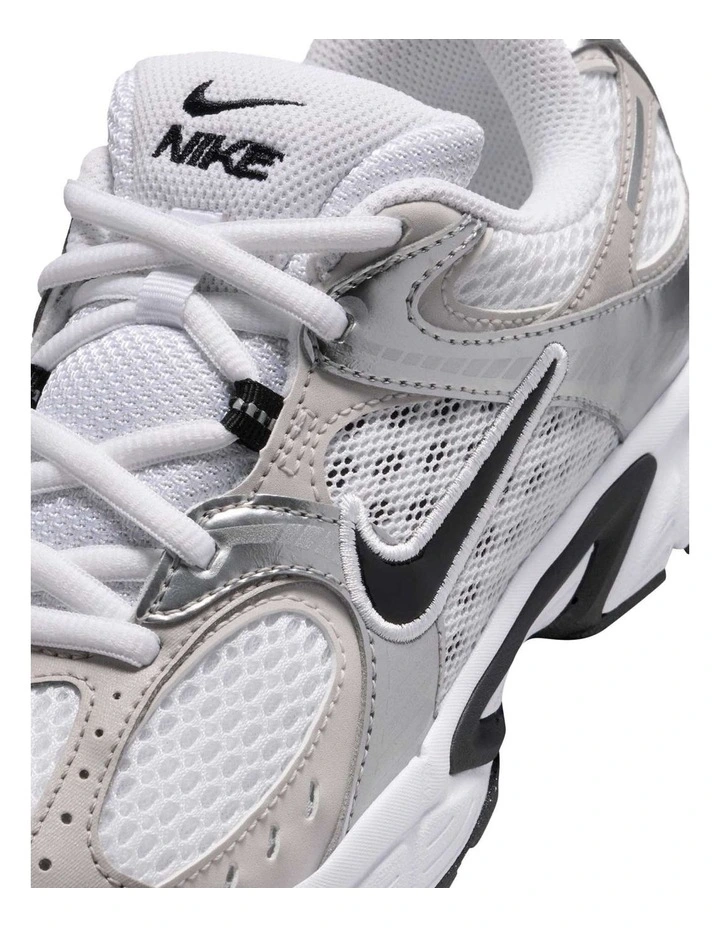 V5 Rnr Grade School Sneakers White image 5