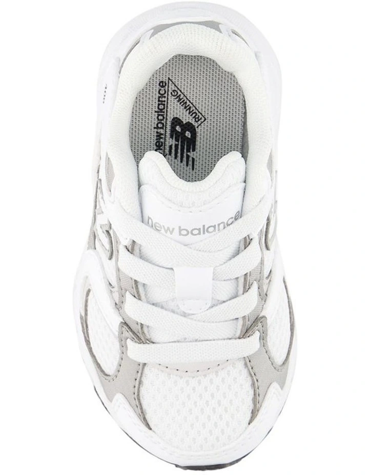 408 El Infant Sneakers in White image 3