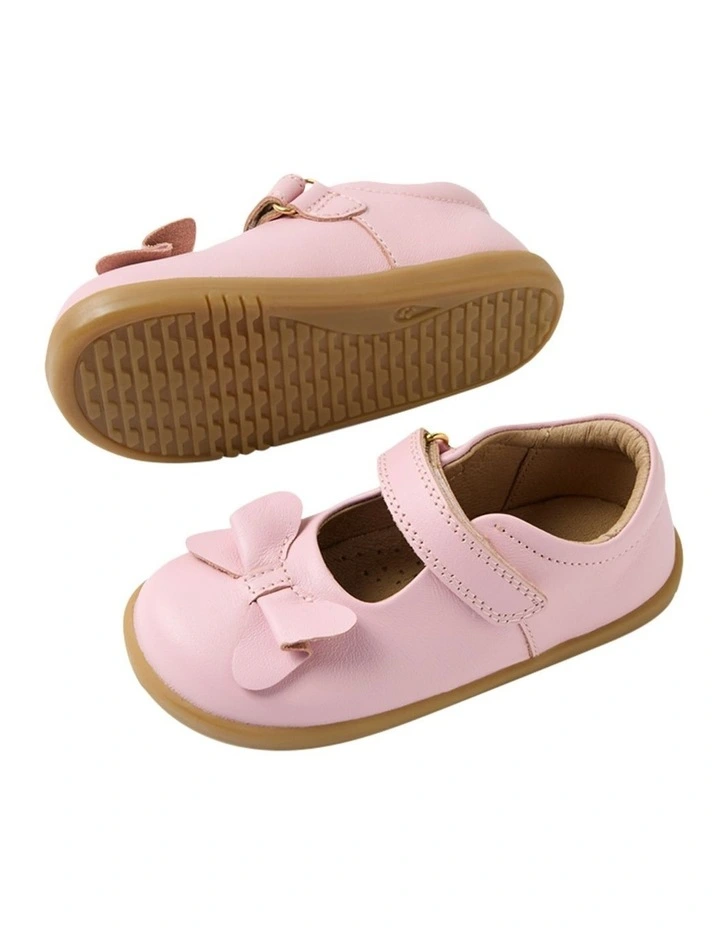 Iwalk Bowyn Shoes In Pink image 2