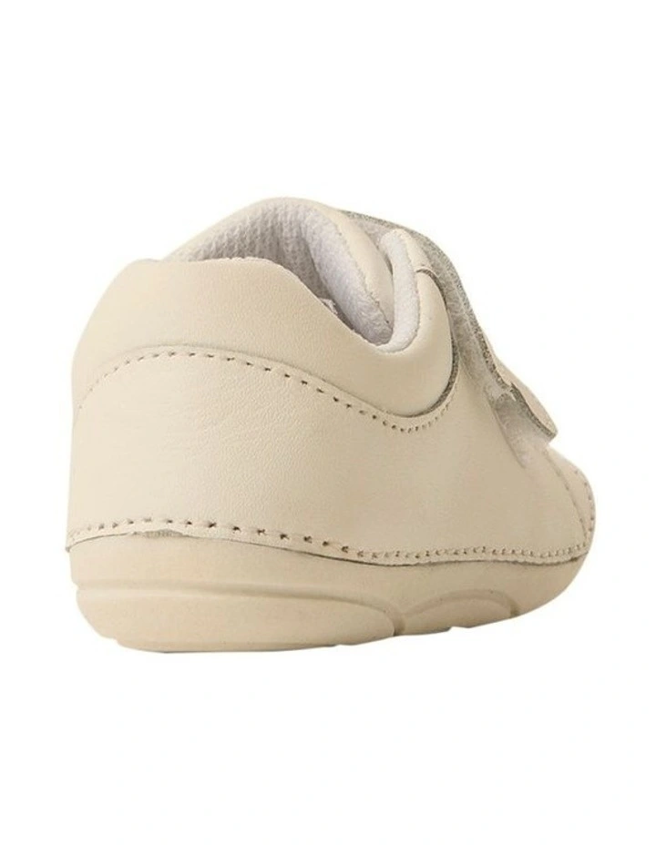 Bobby Prewalker In White image 3