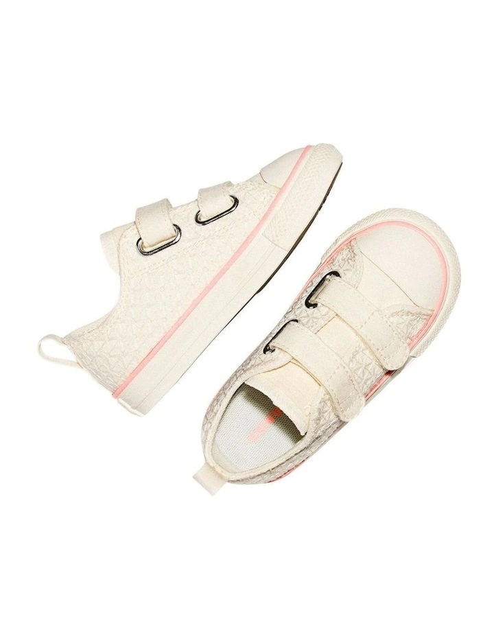 Chuck Taylor All Star 2V Crochet Infant Sneakers In Cream image 3
