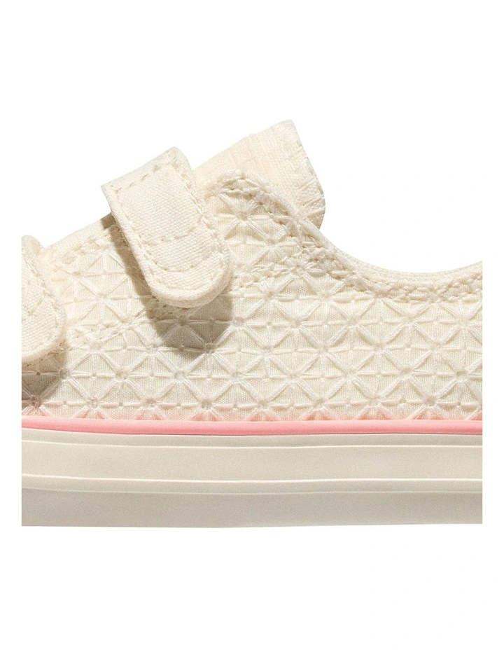 Chuck Taylor All Star 2V Crochet Infant Sneakers In Cream image 5