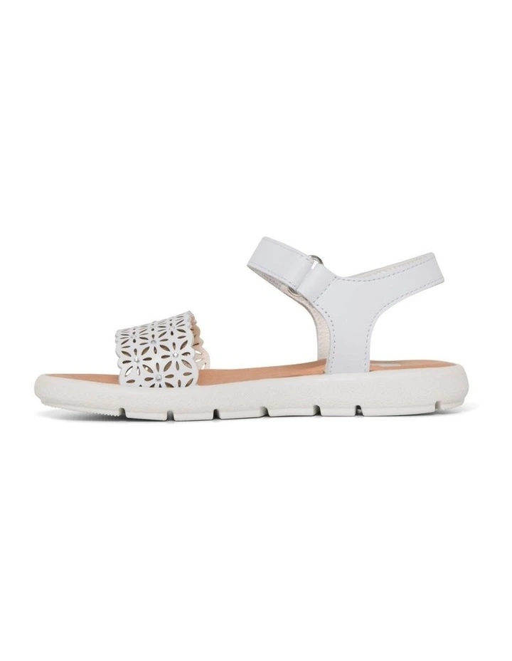 Panda Flower 4424 Youth Sandals In White image 2
