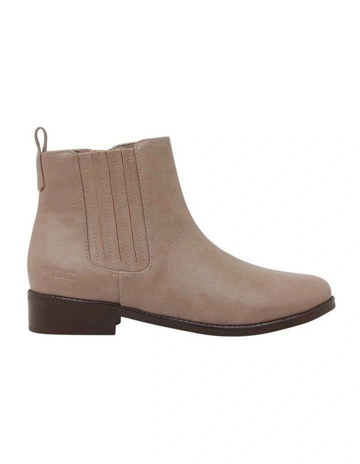 Monza Boots In Camel image 1