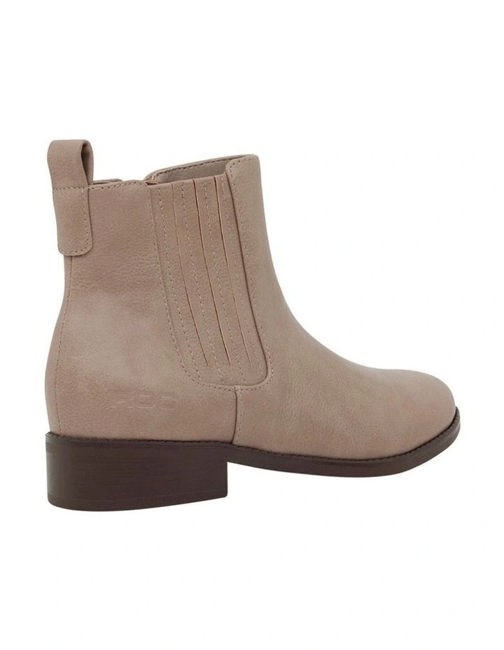 Monza Boots In Camel image 5