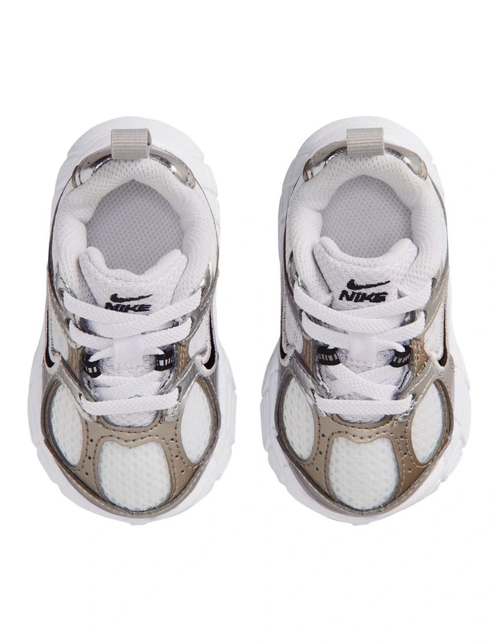 V5 Rnr Infant Sneakers In White image 3