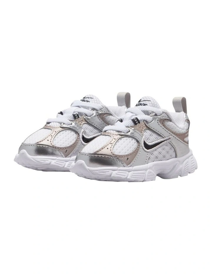 V5 Rnr Infant Sneakers In White image 4