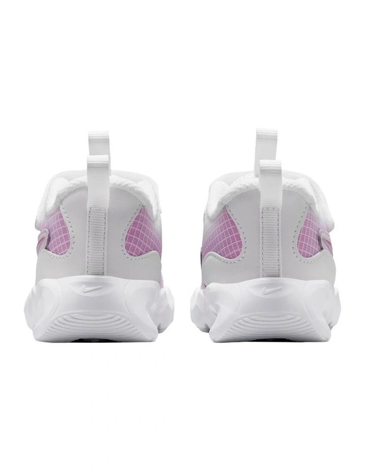 Air Max Nova Infant Sneakers In White image 5