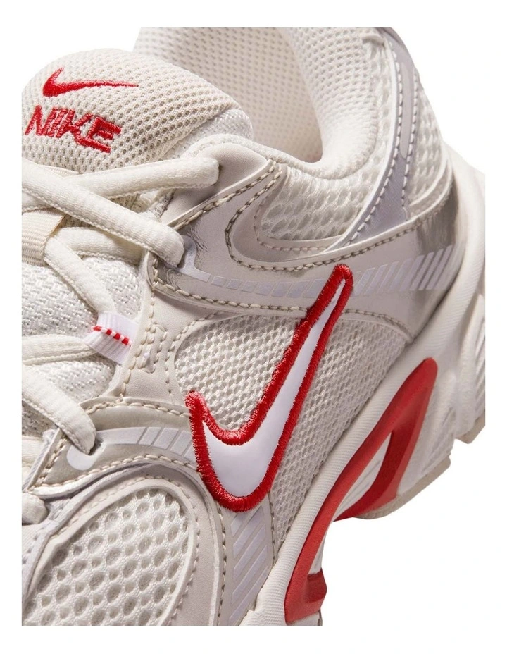 V5 Rnr Grade School Sneakers In Ivory image 5