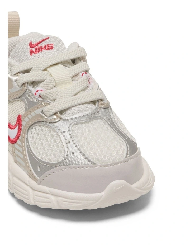 V5 Rnr Infant Sneakers In Ivory image 4