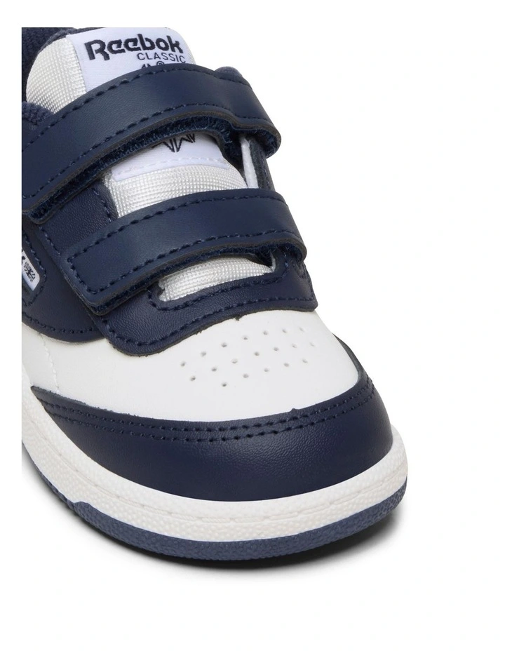 Club C 2V 2.0 Sneakers In White image 4