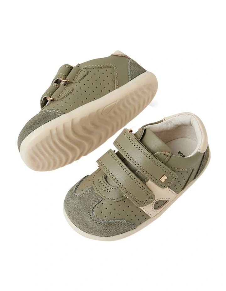 Step Up Titan Shoes In Olive image 4