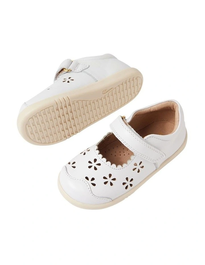Iwalk Heather Shoes In White image 4