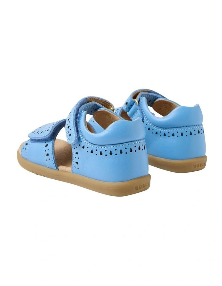 Iwalk Logan Sandals In image 3