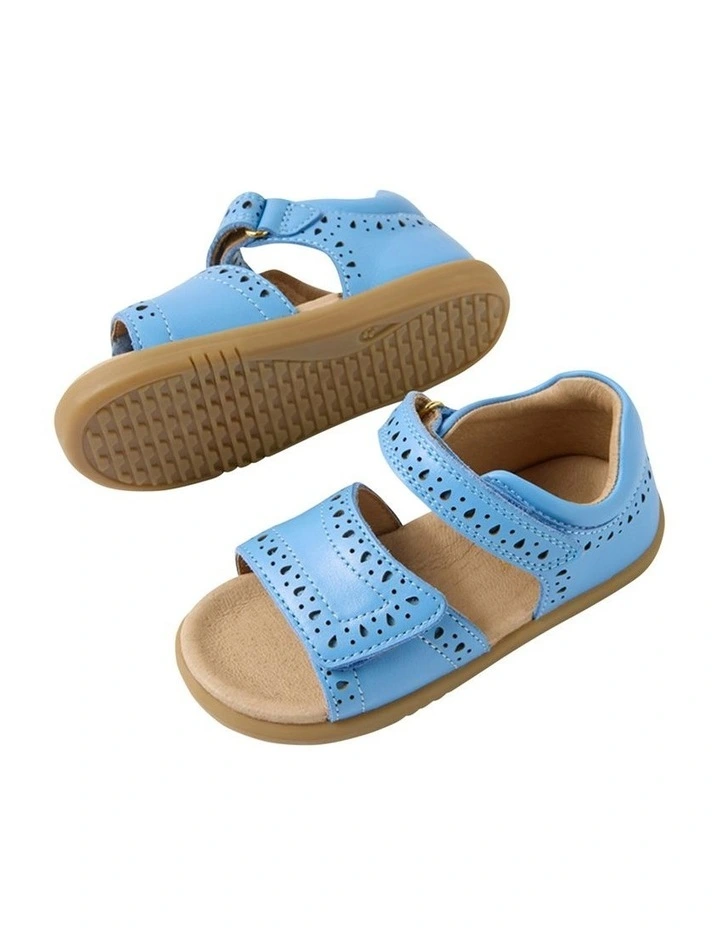 Iwalk Logan Sandals In image 4