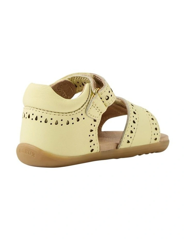 Step Up Logan Sandals In Yellow image 3