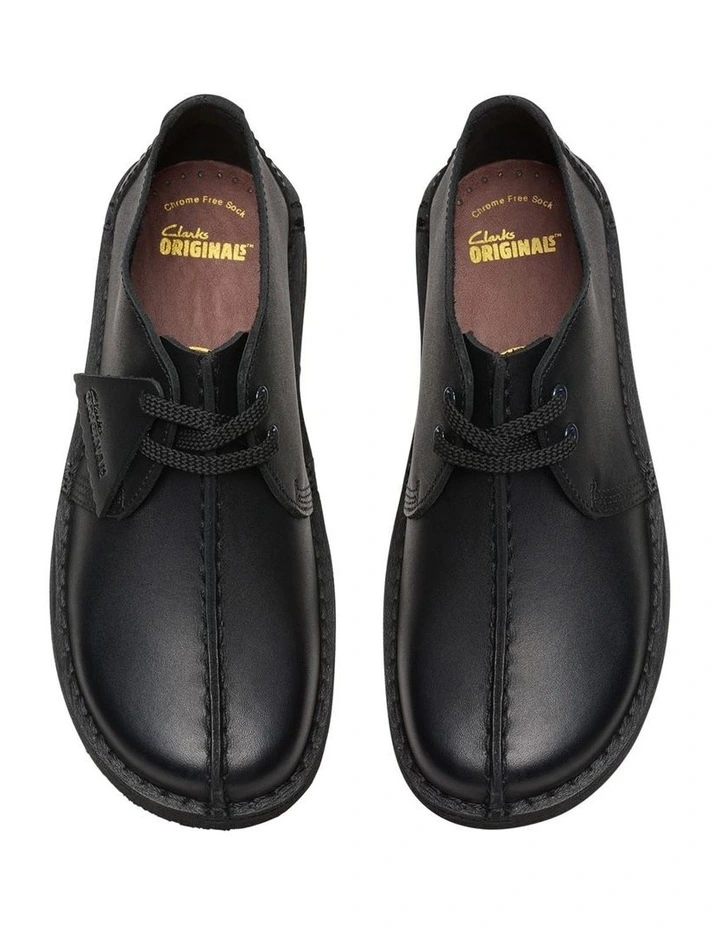 Desert Trek O Shoes In Black image 4