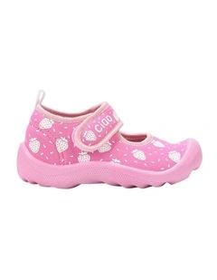 Strawberry Beach Sandals In Pink