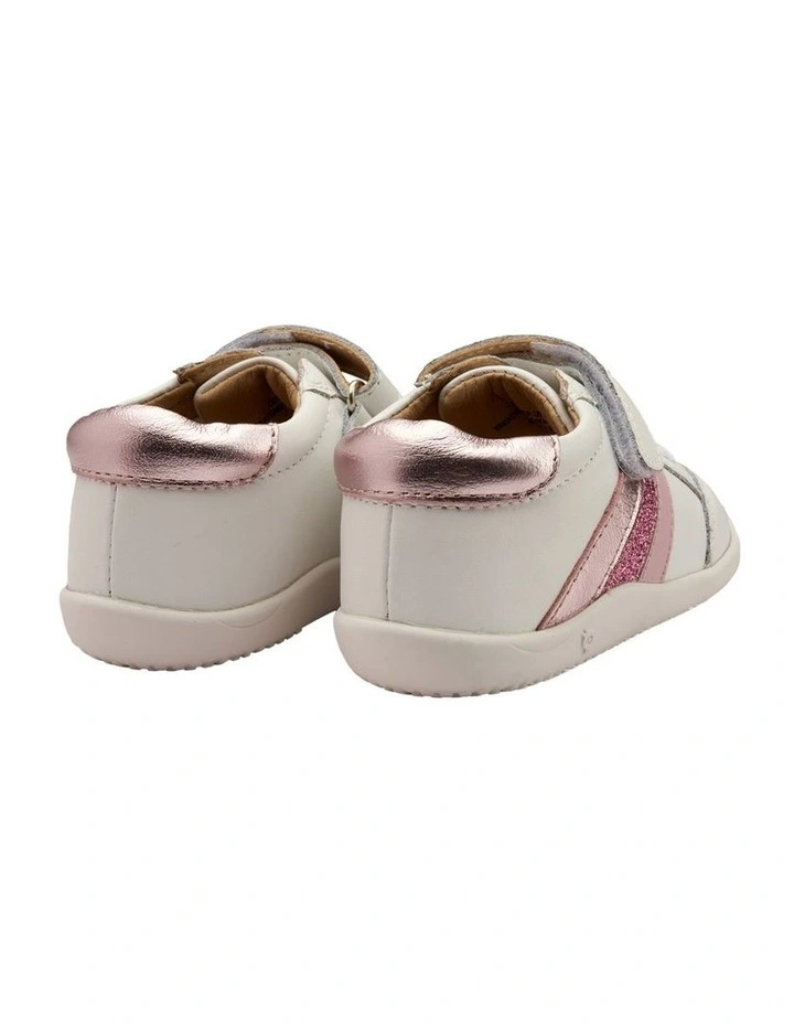 Sunray Ground Sneakers In White image 3