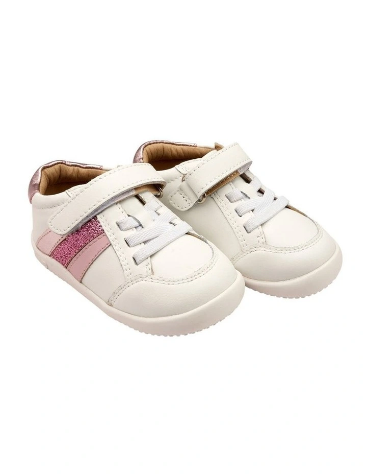 Sunray Ground Sneakers In White image 4