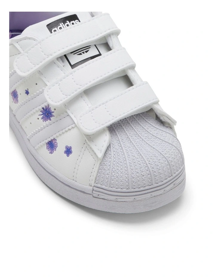 Superstar Flower Grade School Sneakers in White image 4